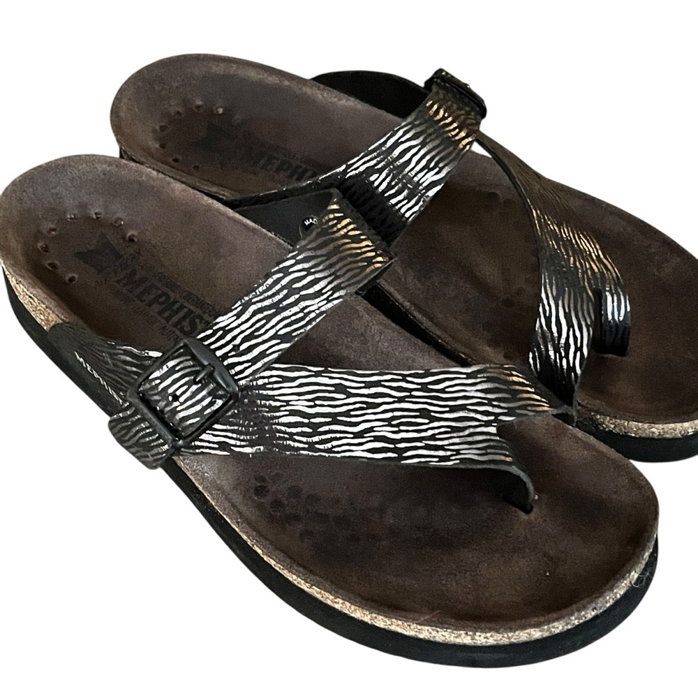 Mephisto Helen Toe Loop Metallic Zebra Sandals Women’s Size 38 US 7